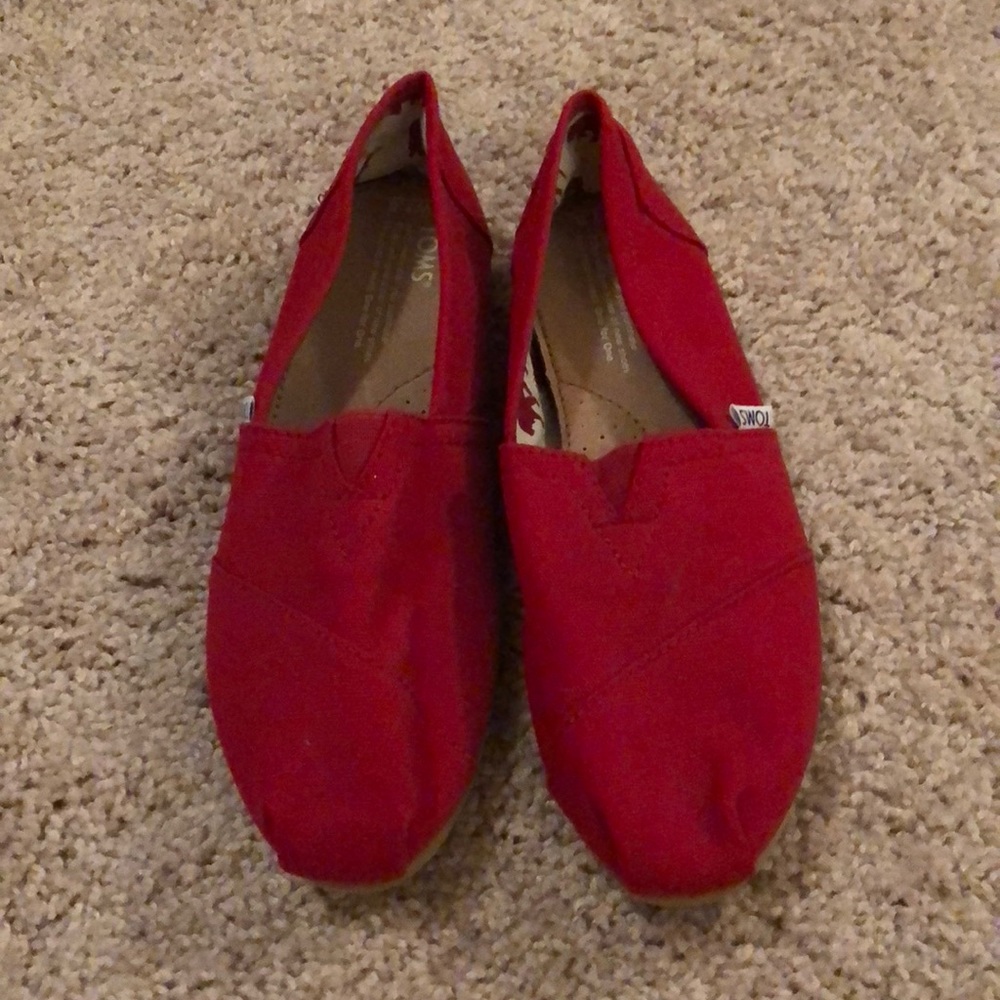 Brand new red toms